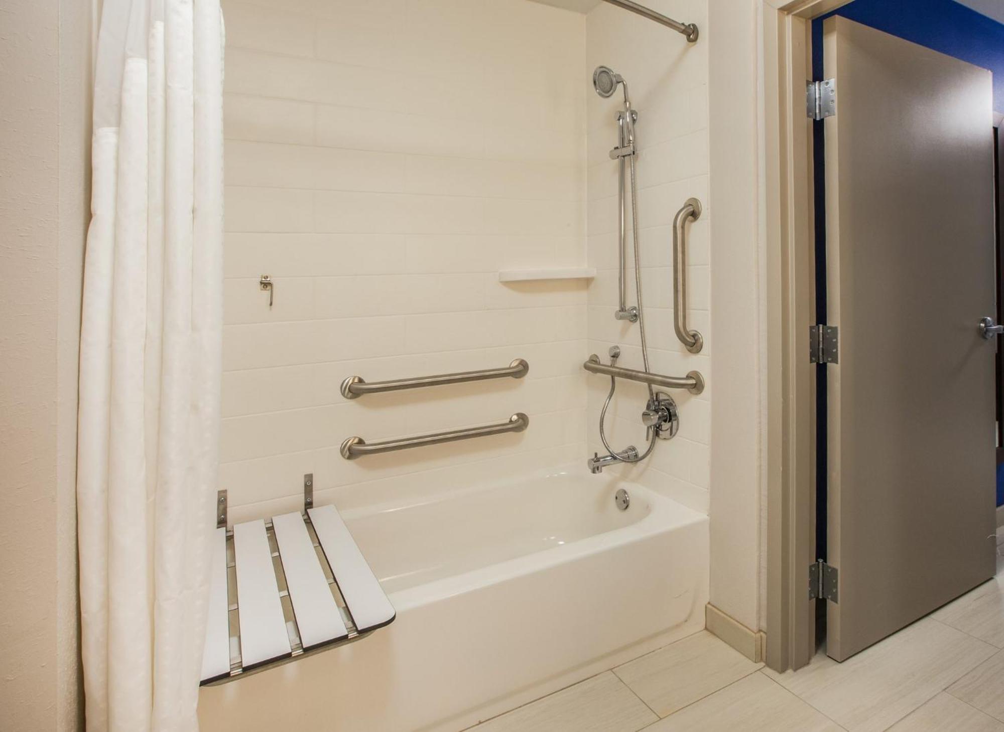 Holiday Inn Express & Suites Chicago - Oak Forest By Ihg Bagian luar foto