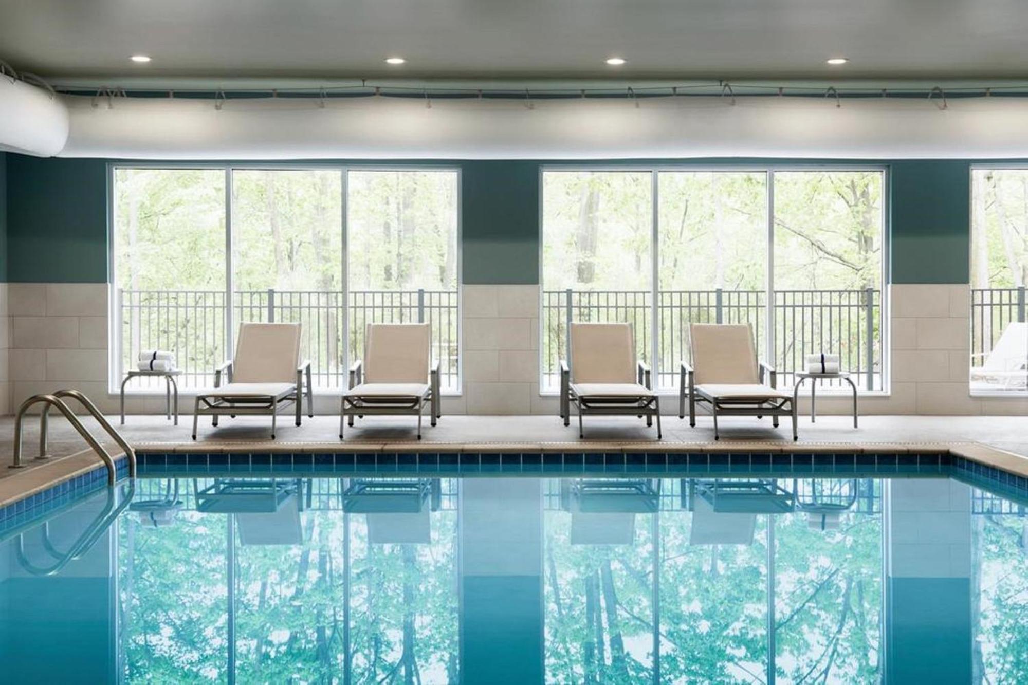 Holiday Inn Express & Suites Chicago - Oak Forest By Ihg Bagian luar foto